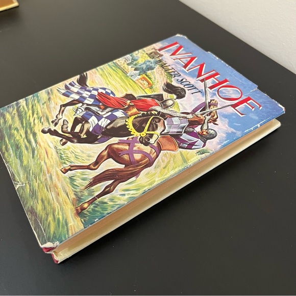 Vintage Ivanhoe by Sir Walter Scott - Vintage Children’s Book - Picture 4 of 11